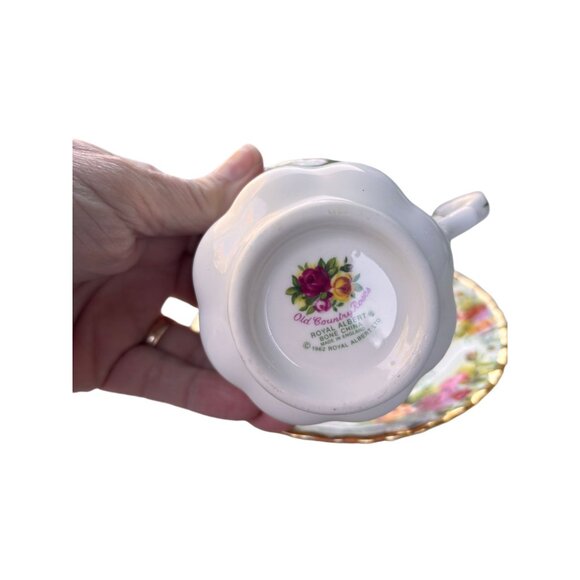 Old Country Roses Royal Albert Teacup & Saucer Set Bone China - Picture 7 of 9